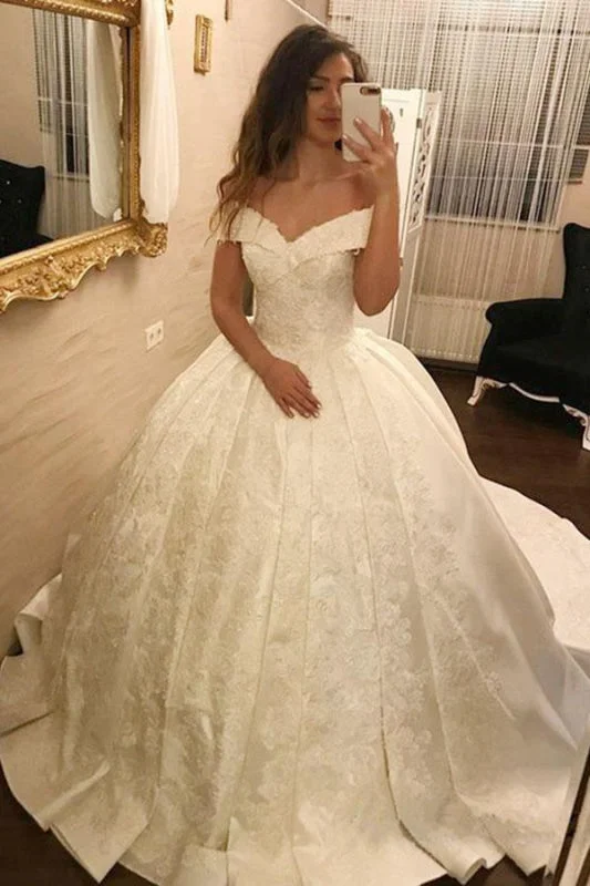 Ivory Ball Gown Off-the-Shoulder Pleated Satin Lace Appliques Wedding Dress Ball Gown Wedding