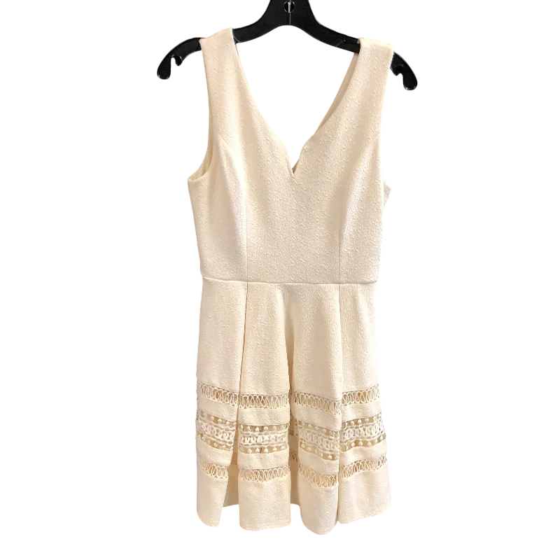 Dress Casual Short By Annabella In Cream, Size: M Slim Fit Mini Skirt