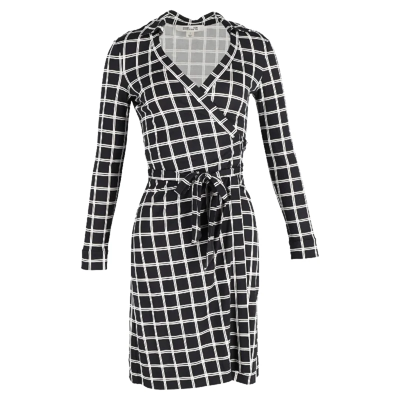 Diane Von Furstenberg Checkered Wrap Dress in Black Viscose Designer unclassified dresses