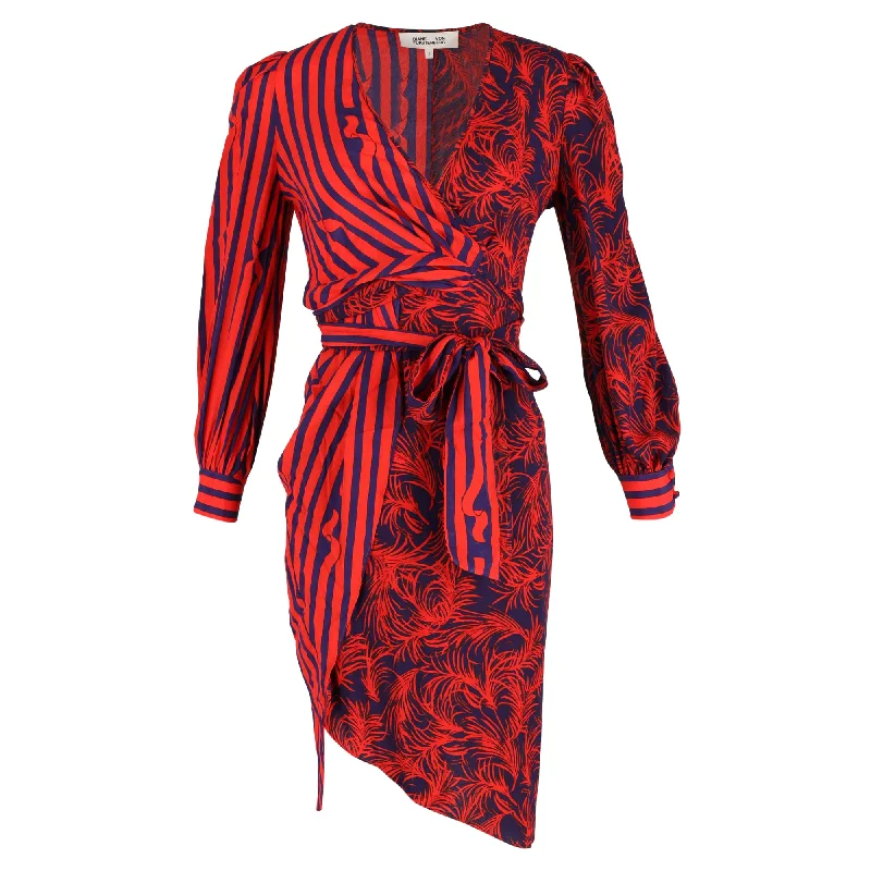 Diane Von Furstenberg Evania Gathered Printed Wrap Dress in Red Viscose Travel unclassified dresses