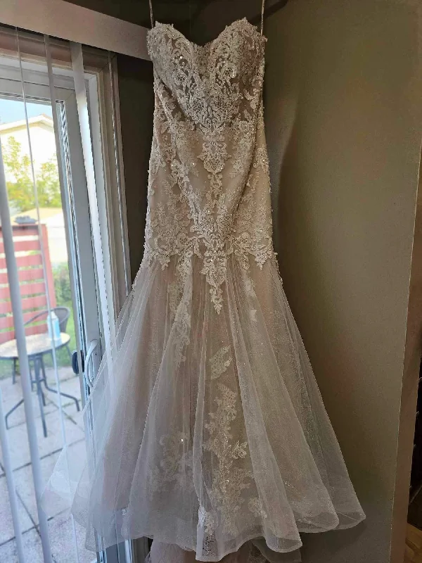 Maggie Sottero Lonnie Long unclassified dresses