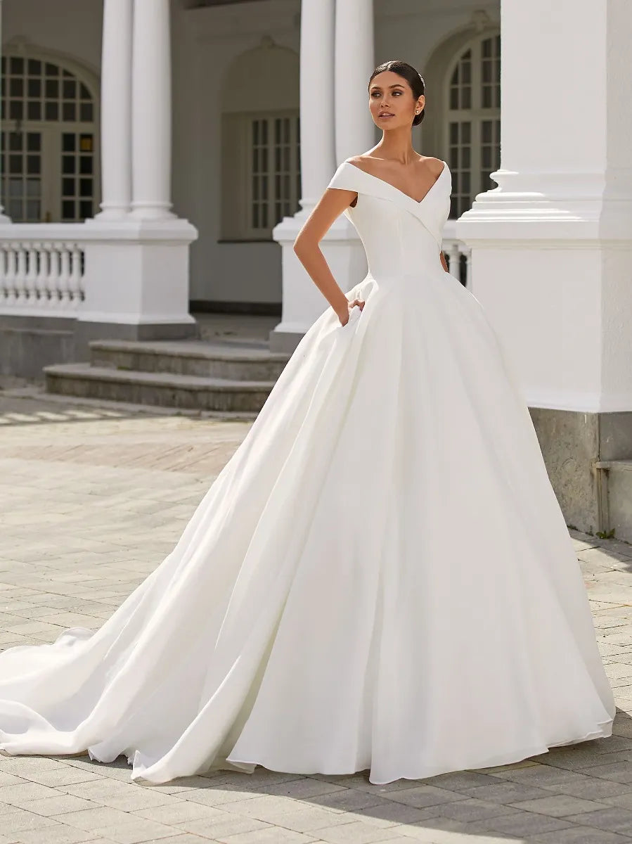 Pronovias Farrah Tiered unclassified dresses